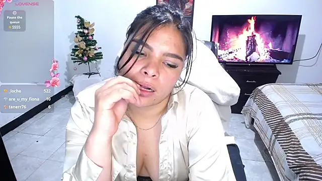 Snapshot of goddess_valXX chatting on December 31, 2024, 1:30 pm goddess valXX online show from December 31, 2024, 1:30 pm