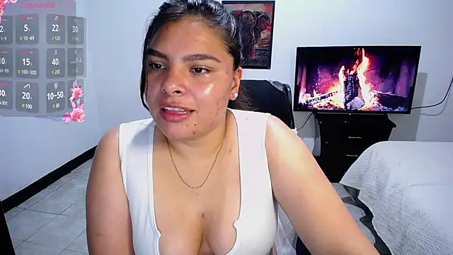 Snapshot of goddess_valXX chatting on January 2, 2025, 7:51 pm goddess valXX online show from January 2, 2025, 7:51 pm