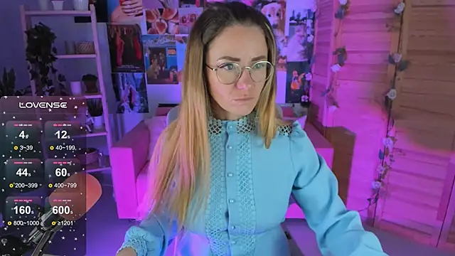 Snapshot of LadyIzabel chatting on February 8, 2025, 5:29 am LadyIzabel online show from February 8, 2025, 5:29 am