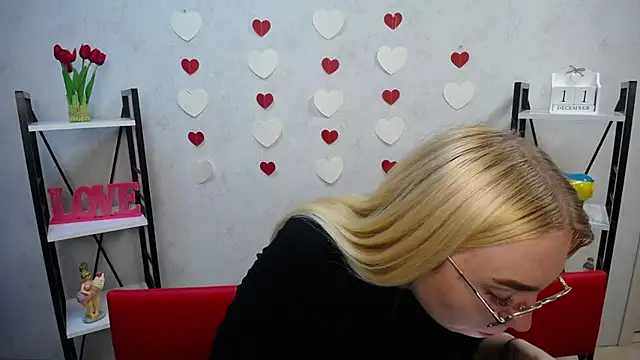 Snapshot of BeatriceFly chatting on December 11, 2024, 4:09 pm BeatriceFly online show from December 11, 2024, 4:09 pm