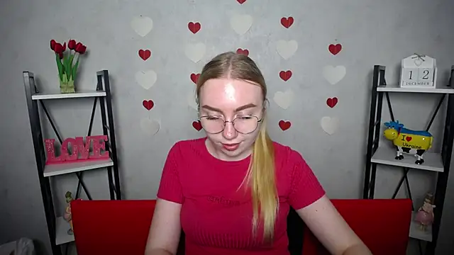 Snapshot of BeatriceFly chatting on December 12, 2024, 3:16 pm BeatriceFly online show from December 12, 2024, 3:16 pm