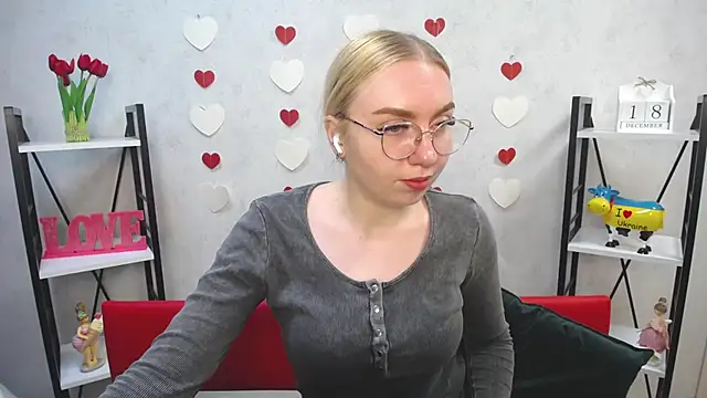 Snapshot of BeatriceFly chatting on December 18, 2024, 3:22 pm BeatriceFly online show from December 18, 2024, 3:22 pm