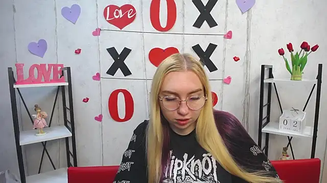 Snapshot of BeatriceFly chatting on February 2, 2025, 9:19 am BeatriceFly online show from February 2, 2025, 9:19 am