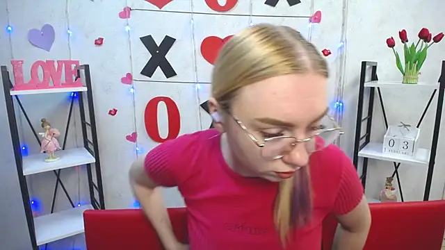 Snapshot of BeatriceFly chatting on February 3, 2025, 9:19 am BeatriceFly online show from February 3, 2025, 9:19 am