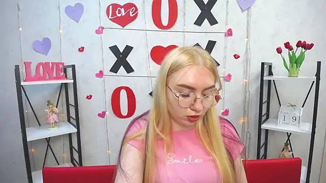 Snapshot of BeatriceFly chatting on February 19, 2025, 4:33 pm BeatriceFly online show from February 19, 2025, 4:33 pm