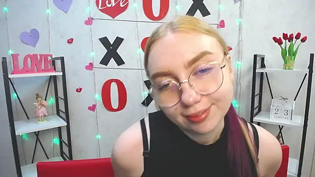 Snapshot of BeatriceFly chatting on February 23, 2025, 3:18 pm BeatriceFly online show from February 23, 2025, 3:18 pm