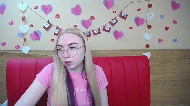 Snapshot of BeatriceFly chatting on February 28, 2025, 3:26 pm BeatriceFly online show from February 28, 2025, 3:26 pm