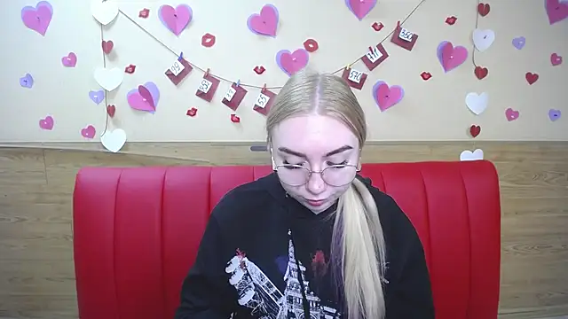 Snapshot of BeatriceFly chatting on March 1, 2025, 9:40 am BeatriceFly online show from March 1, 2025, 9:40 am