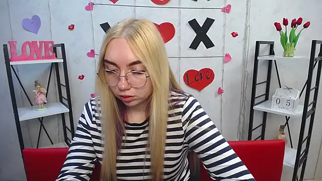 Snapshot of BeatriceFly chatting on March 5, 2025, 9:16 am BeatriceFly online show from March 5, 2025, 9:16 am