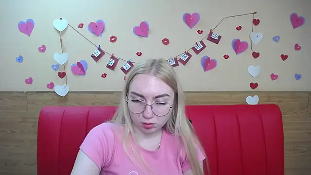 Snapshot of BeatriceFly chatting on March 13, 2025, 3:17 pm BeatriceFly online show from March 13, 2025, 3:17 pm