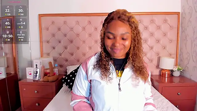 Snapshot of Isla_Scott chatting on March 18, 2025, 11:19 am Isla Scott online show from March 18, 2025, 11:19 am