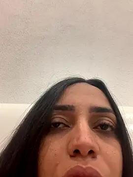 Snapshot of Naninhapk chatting on November 10, 2025, 10:14 am Naninhapk online show from November 10, 2025, 10:14 am