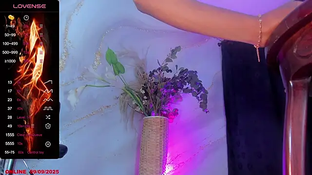 Snapshot of Karla-Ebony chatting on September 9, 2025, 2:16 pm Karla-Ebony online show from September 9, 2025, 2:16 pm