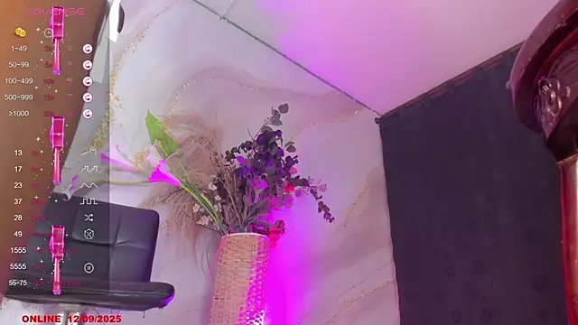 Snapshot of Karla-Ebony chatting on September 12, 2025, 2:06 pm Karla-Ebony online show from September 12, 2025, 2:06 pm