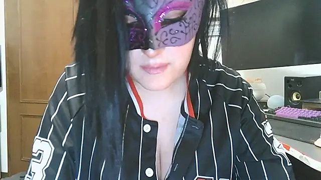 Snapshot of LaDamaNeraa chatting on September 29, 2025, 1:27 pm LaDamaNeraa online show from September 29, 2025, 1:27 pm