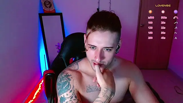 Snapshot of Ares_blue chatting on January 7, 2025, 11:16 am Ares blue online show from January 7, 2025, 11:16 am