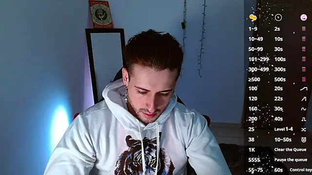 Snapshot of Ares_blue chatting on January 18, 2025, 11:32 am Ares blue online show from January 18, 2025, 11:32 am