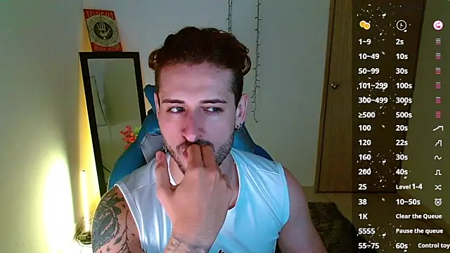 Snapshot of Ares_blue chatting on February 4, 2025, 10:43 am Ares blue online show from February 4, 2025, 10:43 am