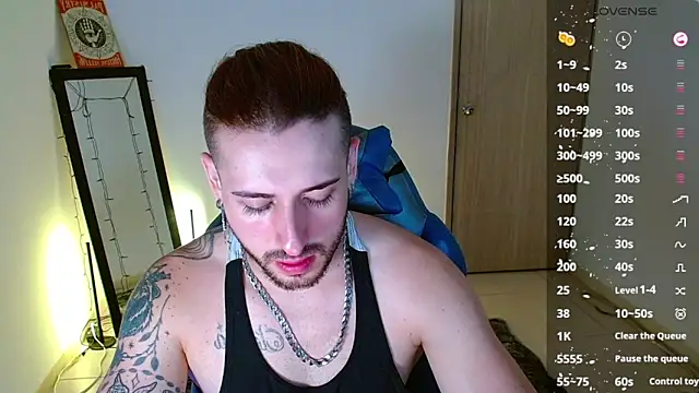 Snapshot of Ares_blue chatting on February 13, 2025, 11:06 am Ares blue online show from February 13, 2025, 11:06 am