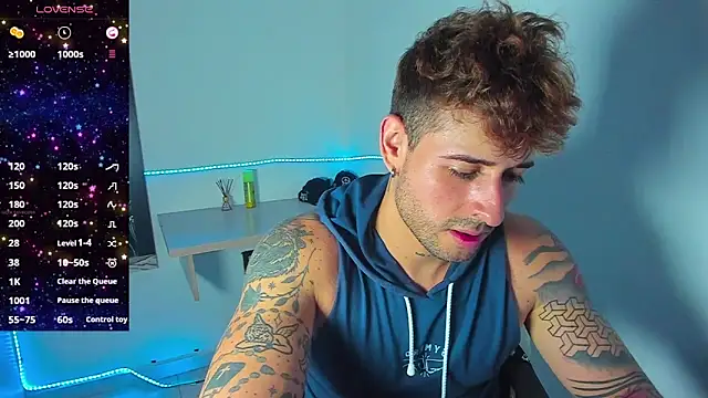 Snapshot of Ares_blue chatting on October 21, 2025, 1:12 pm Ares blue online show from October 21, 2025, 1:12 pm