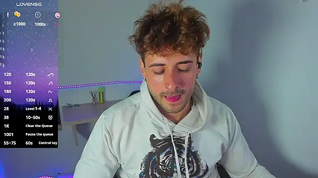 Snapshot of Ares_blue chatting on October 27, 2025, 1:26 pm Ares blue online show from October 27, 2025, 1:26 pm