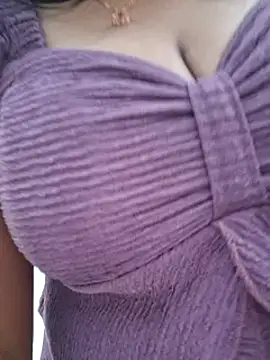 Snapshot of N-Natasha chatting on January 22, 2025, 12:27 pm N-Natasha online show from January 22, 2025, 12:27 pm