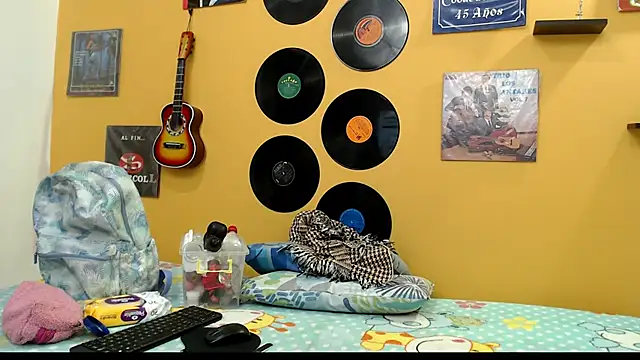 Snapshot of evaleribigtits18 chatting on February 20, 2025, 2:40 am evaleribigtits18 online show from February 20, 2025, 2:40 am