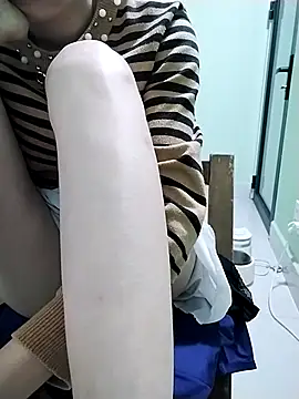 Snapshot of Nana-Cool69 chatting on November 1, 2025, 11:07 pm Nana-Cool69 online show from November 1, 2025, 11:07 pm