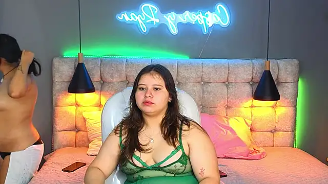 Snapshot of Laia_and_Aloby chatting on January 7, 2025, 3:33 pm Laia and Aloby online show from January 7, 2025, 3:33 pm