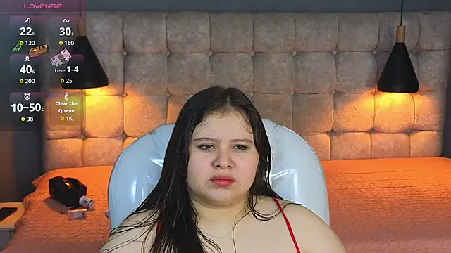 Snapshot of Laia_and_Aloby chatting on September 9, 2025, 10:42 pm Laia and Aloby online show from September 9, 2025, 10:42 pm