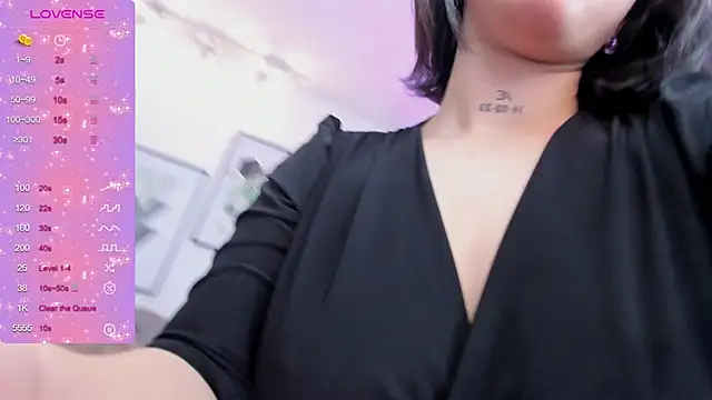 Snapshot of kendaall_jenner_ chatting on December 24, 2024, 3:49 am kendaall jenner  online show from December 24, 2024, 3:49 am