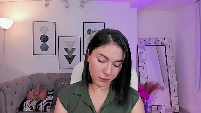 Snapshot of kendaall_jenner_ chatting on January 13, 2025, 3:23 am kendaall jenner  online show from January 13, 2025, 3:23 am