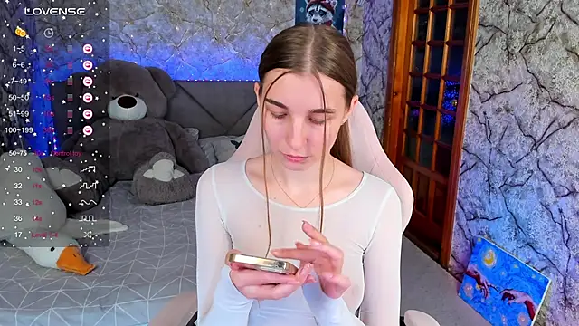 Snapshot of _flowersweeet_ chatting on October 15, 2025, 2:28 pm  flowersweeet  online show from October 15, 2025, 2:28 pm