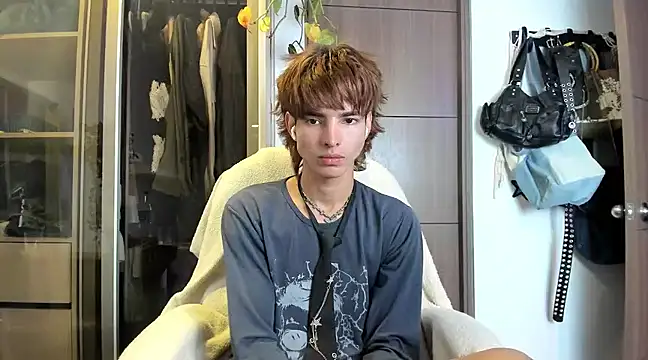 Snapshot of santy-kitty chatting on January 25, 2025, 1:10 am santy-kitty online show from January 25, 2025, 1:10 am