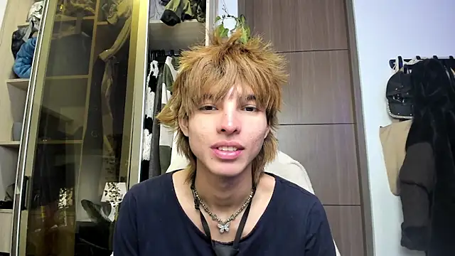 Snapshot of santy-kitty chatting on February 27, 2025, 3:47 am santy-kitty online show from February 27, 2025, 3:47 am