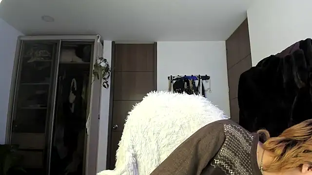 Snapshot of santy-kitty chatting on March 15, 2025, 6:03 am santy-kitty online show from March 15, 2025, 6:03 am