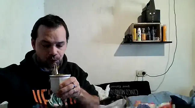 Snapshot of Lolosalvage83 chatting on December 8, 2024, 12:52 pm Lolosalvage83 online show from December 8, 2024, 12:52 pm