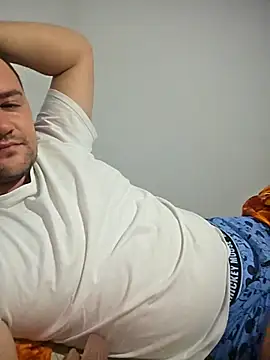 Snapshot of KarlosCarutox chatting on October 3, 2025, 7:11 pm KarlosCarutox online show from October 3, 2025, 7:11 pm