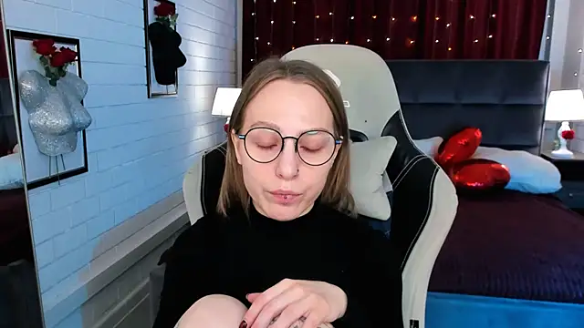 Snapshot of AphexQueen chatting on March 20, 2025, 12:11 pm AphexQueen online show from March 20, 2025, 12:11 pm