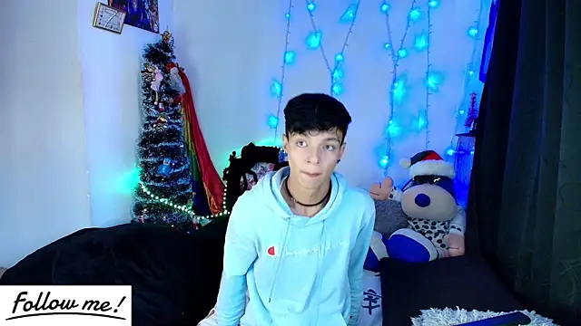 Snapshot of twink_sebas_ chatting on December 31, 2024, 3:20 pm twink sebas  online show from December 31, 2024, 3:20 pm