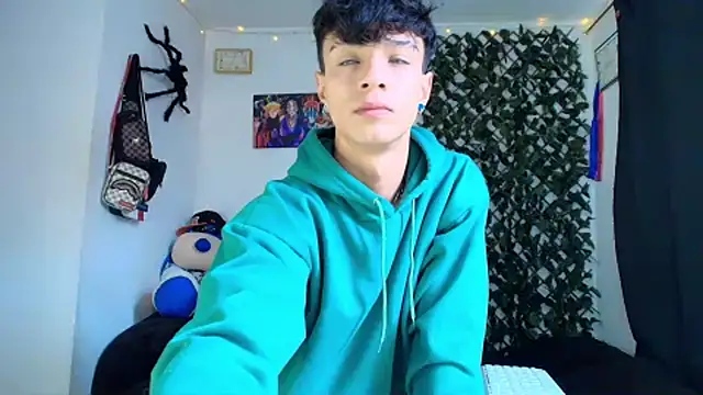 Snapshot of twink_sebas_ chatting on February 8, 2025, 6:22 pm twink sebas  online show from February 8, 2025, 6:22 pm