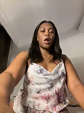 Snapshot of Nayrabennett chatting on March 4, 2025, 2:06 am Nayrabennett online show from March 4, 2025, 2:06 am