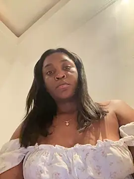 Snapshot of Nayrabennett chatting on March 12, 2025, 12:42 am Nayrabennett online show from March 12, 2025, 12:42 am