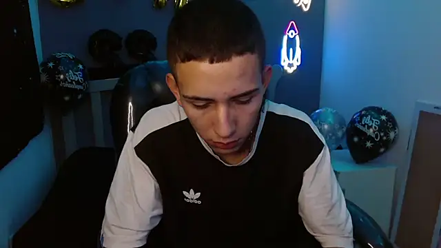 Snapshot of JackSwan18 chatting on January 4, 2025, 7:02 pm JackSwan18 online show from January 4, 2025, 7:02 pm