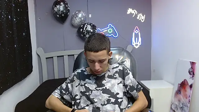 Snapshot of JackSwan18 chatting on January 8, 2025, 12:37 pm JackSwan18 online show from January 8, 2025, 12:37 pm