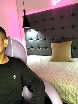 Snapshot of JackSwan18 chatting on October 8, 2025, 12:30 am JackSwan18 online show from October 8, 2025, 12:30 am