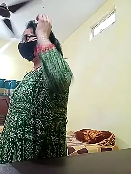 Snapshot of heenage chatting on March 1, 2025, 8:45 am heenage online show from March 1, 2025, 8:45 am