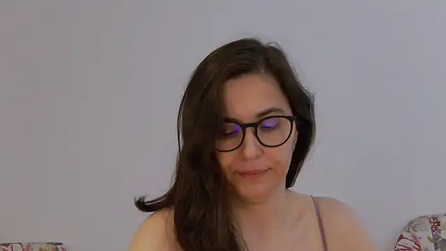 Snapshot of SophieeRain chatting on September 21, 2025, 7:43 am SophieeRain online show from September 21, 2025, 7:43 am