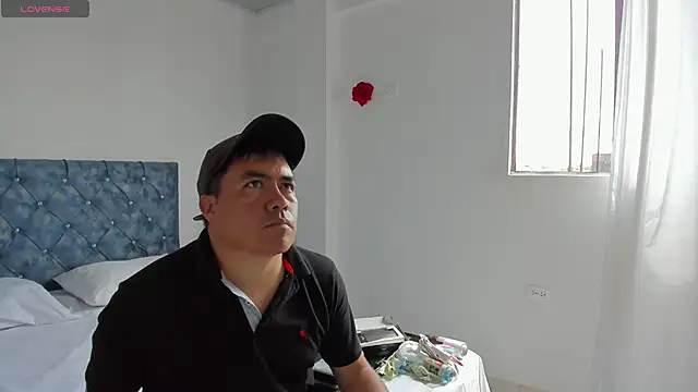 Snapshot of Jhonatan_Morales_S chatting on January 28, 2025, 7:00 pm Jhonatan Morales S online show from January 28, 2025, 7:00 pm