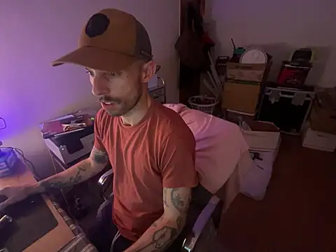 Snapshot of RuffClvb chatting on March 14, 2025, 4:21 am RuffClvb online show from March 14, 2025, 4:21 am